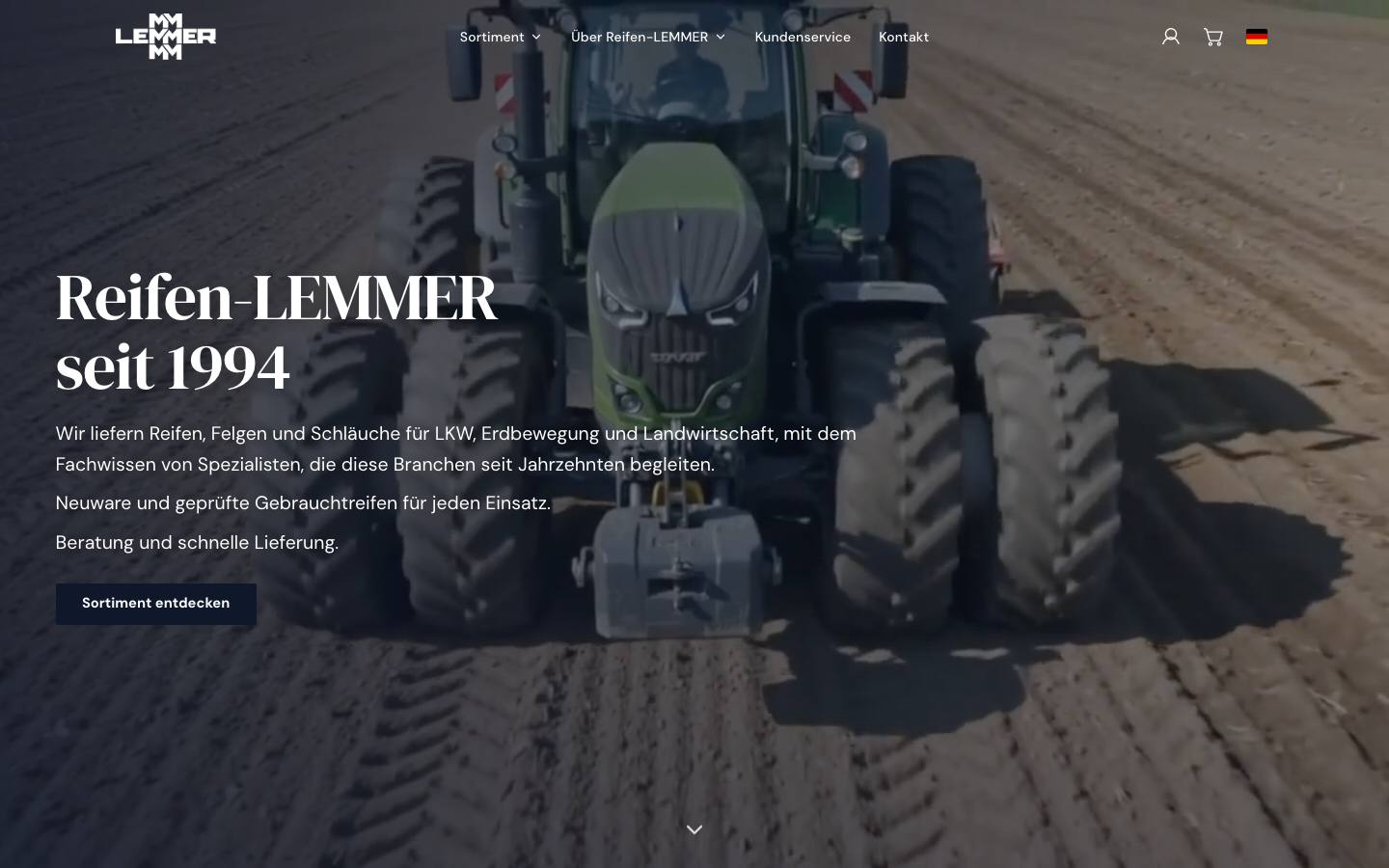 Startseite von Reifen-LEMMER mit Traktor auf dem Feld